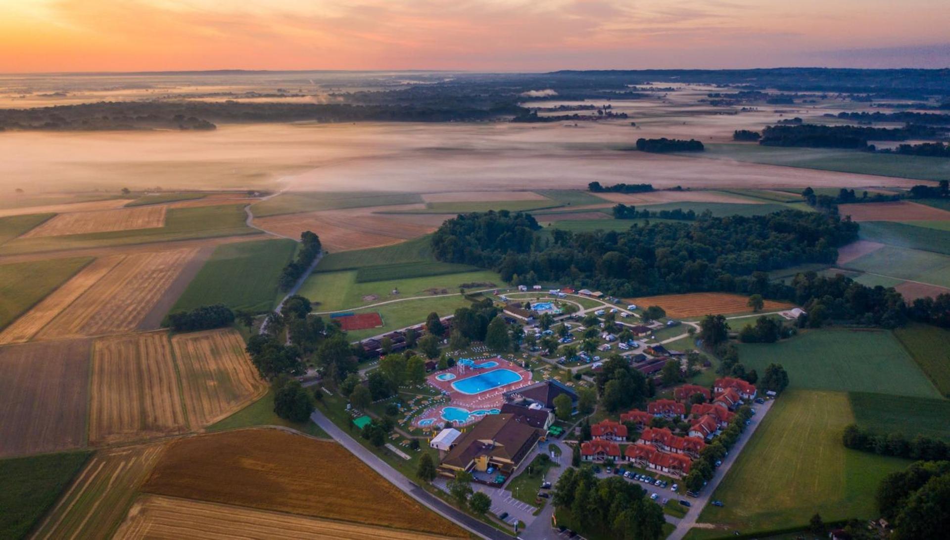 Hotel Zeleni Gaj - Terme Banovci Veržej Exterior foto